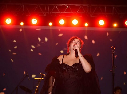 Kepez'de müzik şöleni: Uluslararası festivalde "O Ses Türkiye Yıldızlar Geçidi" rüzgarı esti!