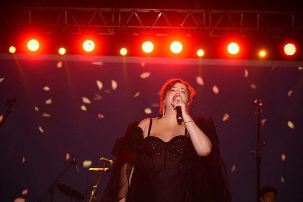 Kepez'de müzik şöleni: Uluslararası festivalde "O Ses Türkiye Yıldızlar Geçidi" rüzgarı esti!