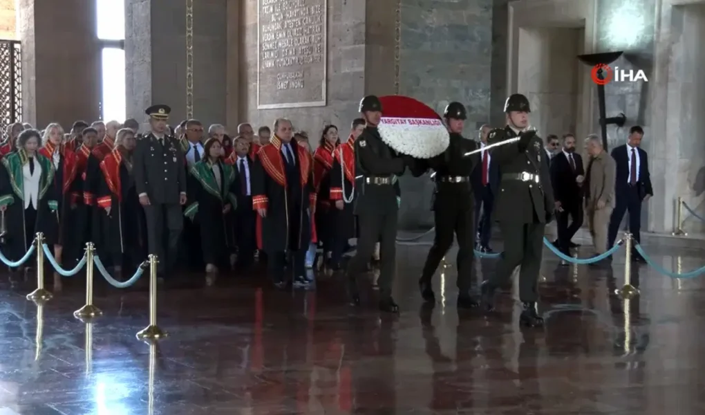 Yeni adli yıl öncesi kritik ziyaret: Yargıtay heyeti Anıtkabir'de Ata'nın huzuruna çıktı