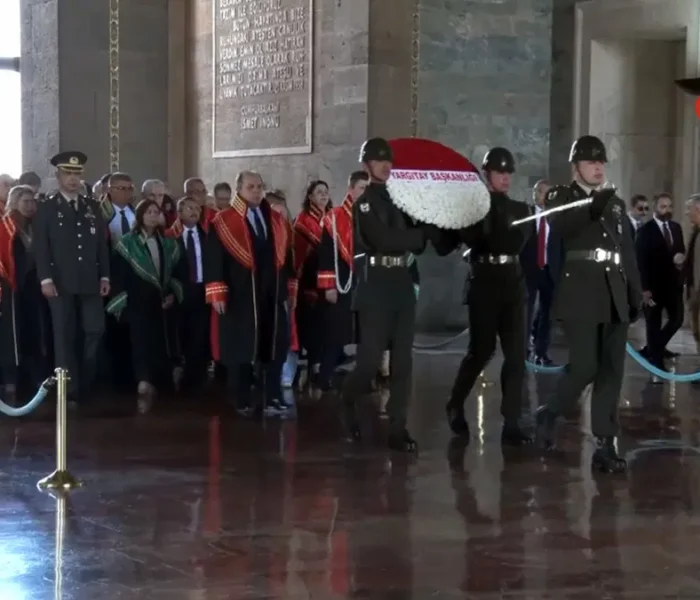 Yeni adli yıl öncesi kritik ziyaret: Yargıtay heyeti Anıtkabir'de Ata'nın huzuruna çıktı